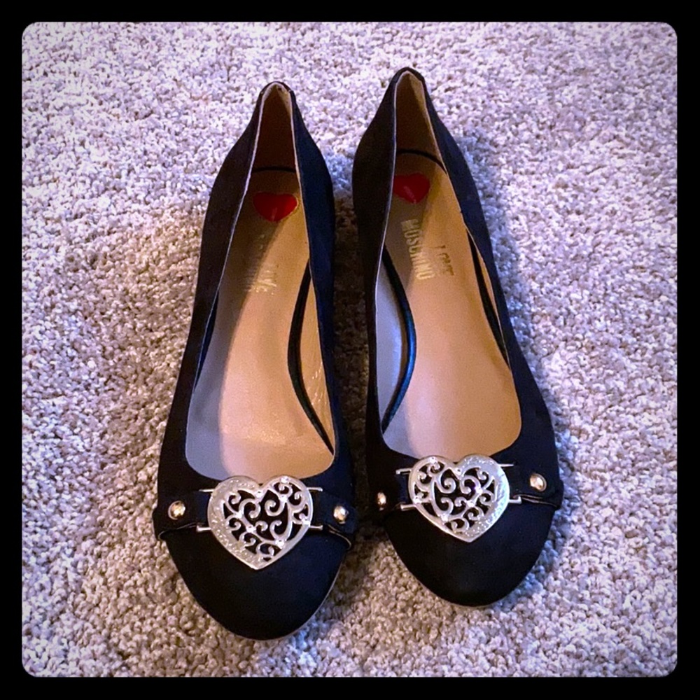 LOVE MOSCHINO FLATS NWOT SZ 41